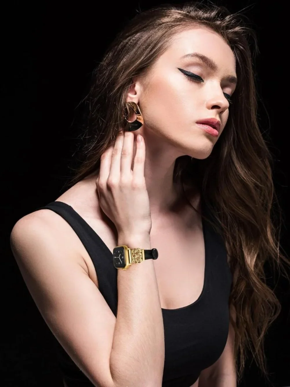 Stylish Slim Leather Apple Watch Band for Women - Celtic Knot Buckle, Black/Gold